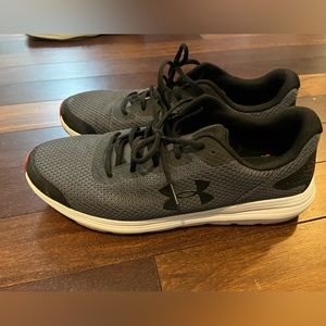 🛑SOLD🛑Under Armor shoes size 13